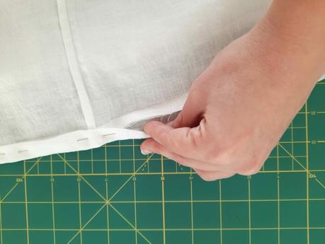 Transforming a thrifted linen caftan into a shirt (historybounding vibes) Turning a thrifted linen caftan into a shirt: making the bottom hem