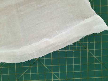 Transforming a thrifted linen caftan into a shirt (historybounding vibes) Turning a thrifted linen caftan into a shirt: making the bottom hem