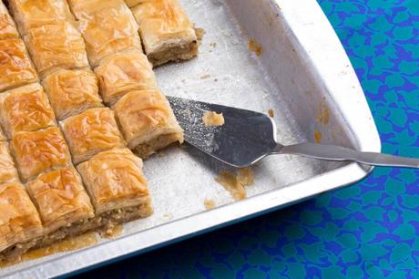 Healthy Vegan Baklava (With An Oil-Free Option!)