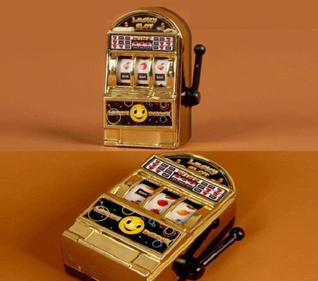 Fact 2: The Worlds Smallest (Working) Slot Machine