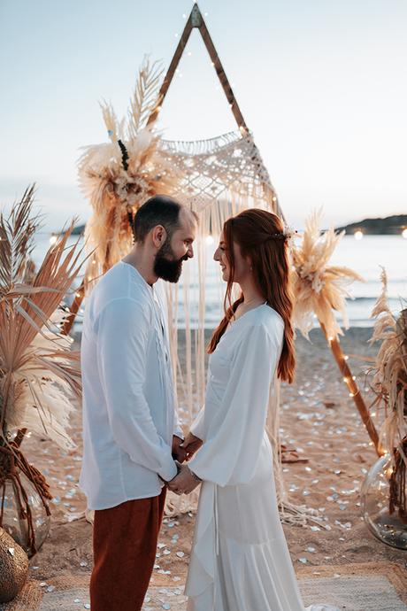 bohemian-romantic-spring-wedding-anavussos-beach_16