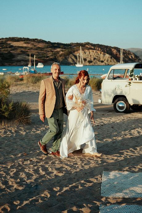 bohemian-romantic-spring-wedding-anavussos-beach_11