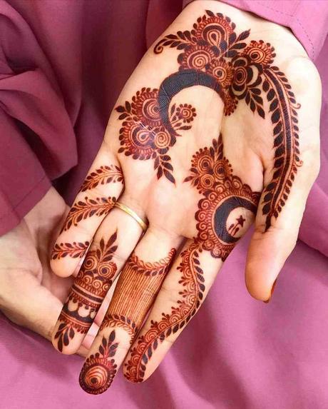 Chand Mehndi For Eid-ul-Adha 2024: Chand Mehndi Designs for Hands ...