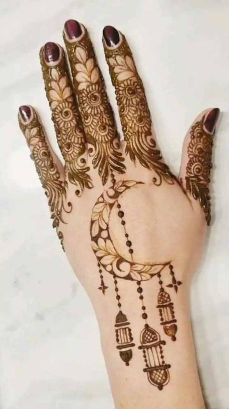 Chand Mehndi For Eid-ul-Adha 2024: Chand mehndi designs for hands