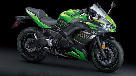 The new Kawasaki Ninja 650, launched at the time of Puja, is taking the entry of the young generation by increasing the heart rate