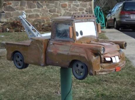 Mater mailbox