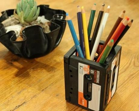 Stationary Holder Made From Cassette Tapes