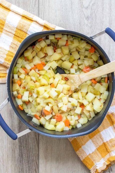 Vegan Baked Potato Soup