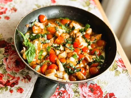 Skillet Caprese Chicken Bites