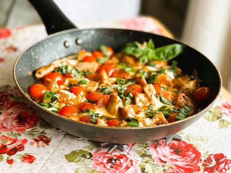 Skillet Caprese Chicken Bites