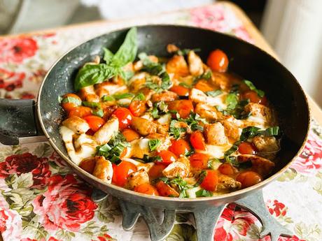 Skillet Caprese Chicken Bites