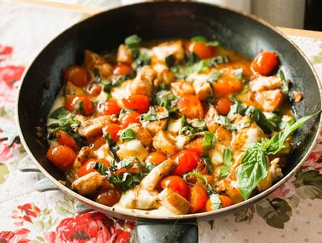 Skillet Caprese Chicken Bites