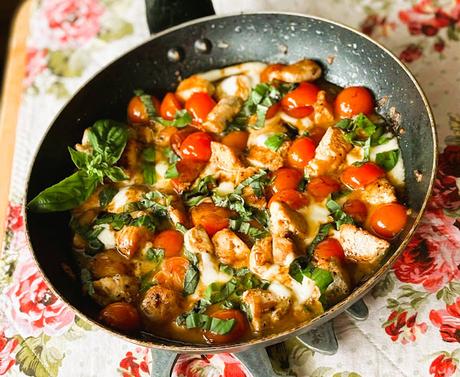 Skillet Caprese Chicken Bites