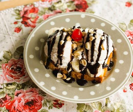 Quick Banana Split Shortcakes