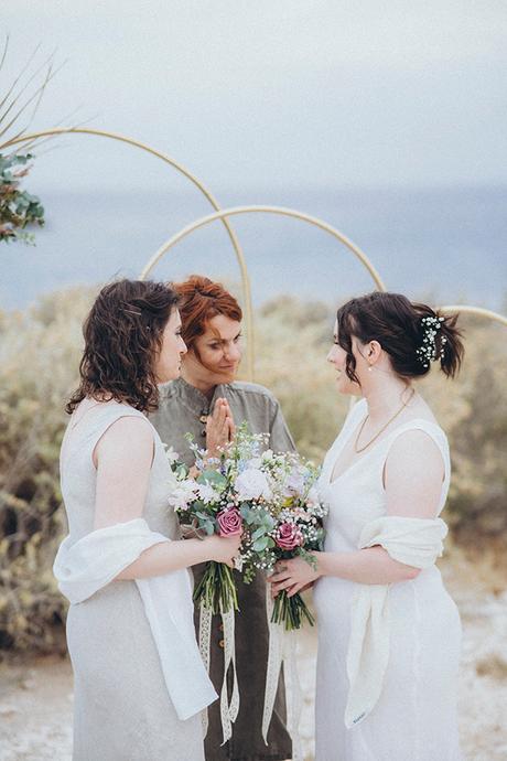 lovely-elopement-in-greece-with-beautiful-flowers_16