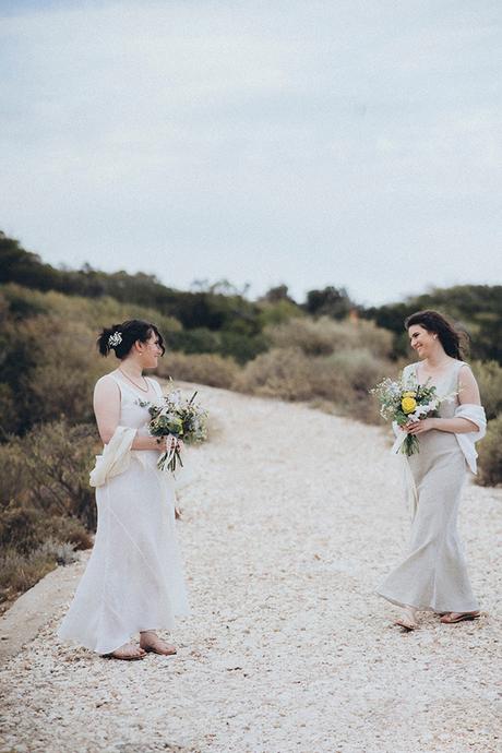 lovely-elopement-in-greece-with-beautiful-flowers_04