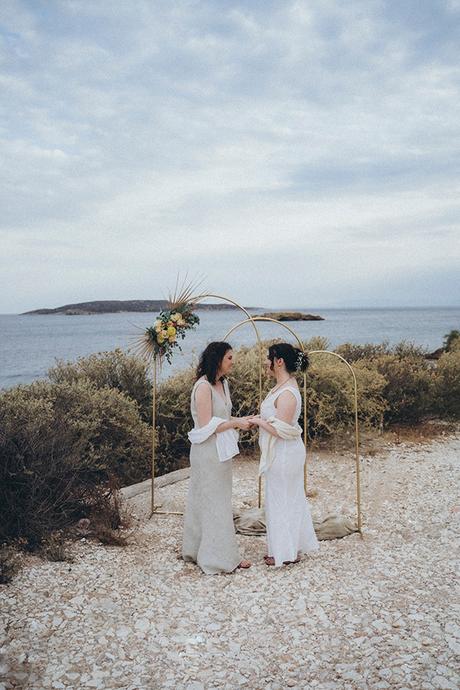 lovely-elopement-in-greece-with-beautiful-flowers_19