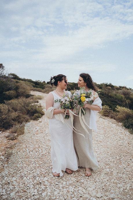 lovely-elopement-in-greece-with-beautiful-flowers_08