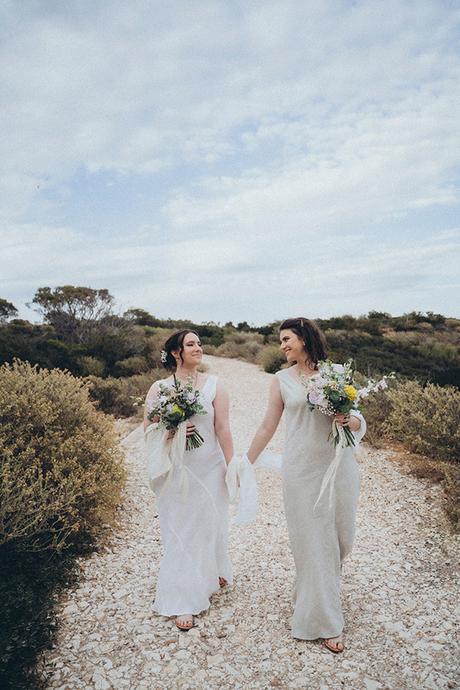 lovely-elopement-in-greece-with-beautiful-flowers_09