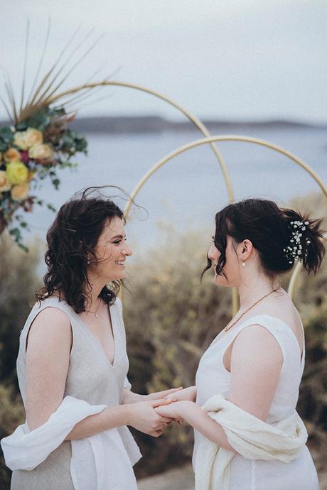 lovely-elopement-in-greece-with-beautiful-flowers_21