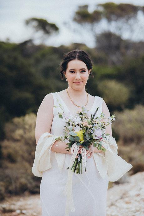 lovely-elopement-in-greece-with-beautiful-flowers_02