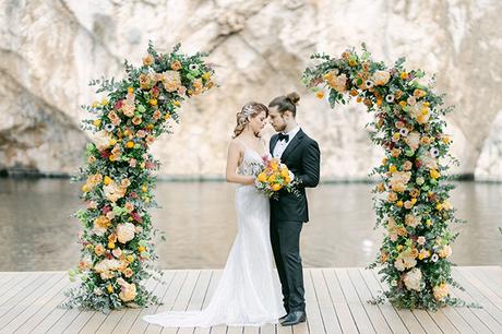 elegant-styled-shoot-greece-modern-pops-of-color_01