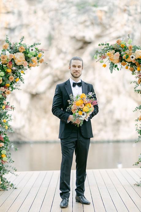 elegant-styled-shoot-greece-modern-pops-of-color_03