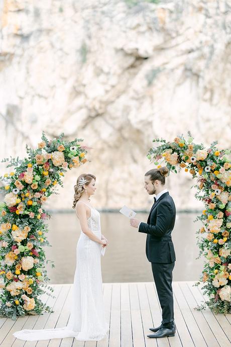 elegant-styled-shoot-greece-modern-pops-of-color_06