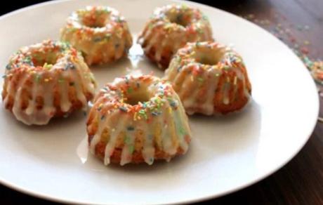 Funfetti Mini Bundt Cakes