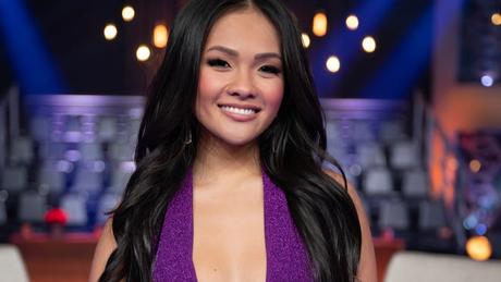 Jenn gives Sam M first impression rose