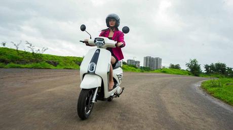 ivoomi jeetx ze with 170 km of range launched at rs 99999