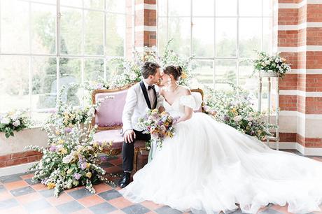 ultra-romantic-styled-shoot-chateau-de-chavagneux-france_15