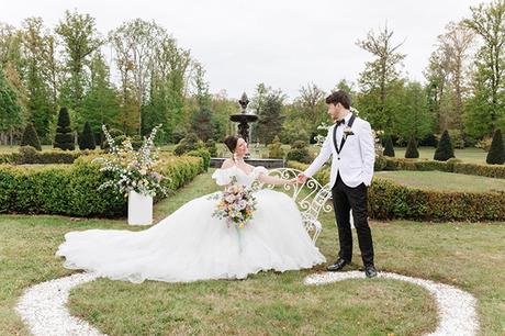 ultra-romantic-styled-shoot-chateau-de-chavagneux-france_18