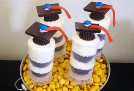 DIY Grad Cap Cake Push-Ups