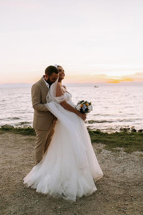 romantic-summer-wedding-thessaloniki-yellow-roses_01x