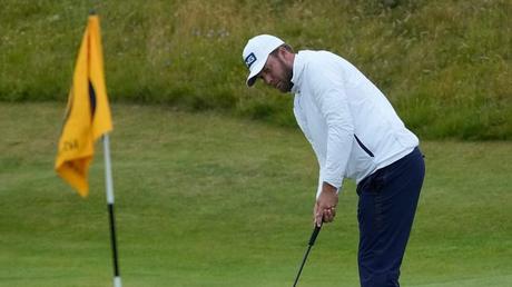 Daniel Brown moves into lead at Royal Troon