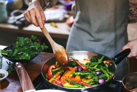 5 Essential Tips To Prevent Injuries in the Kitchen