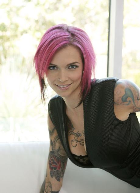 Anna Bell Peaks: Biography, Wiki, Age, Height, Career And Photos