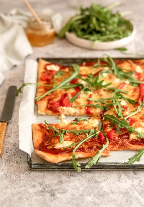 Roasted red pepper and goats cheese pizza