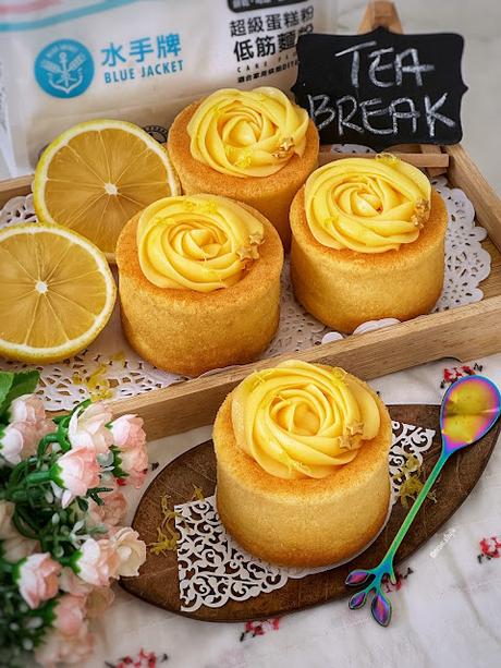 Lemon Curd Cakes