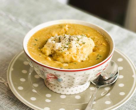 Pea Soup with Cheese Dumplings