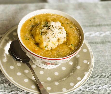 Pea Soup with Cheese Dumplings