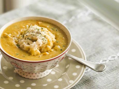 Pea Soup with Cheese Dumplings