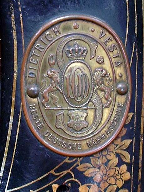 This logo uses the old style L.O.D. 'S' logo and also mentions Vesta. The name Vesta was first used by the company in 1895. Image from Needlebar Wiki (now offline)