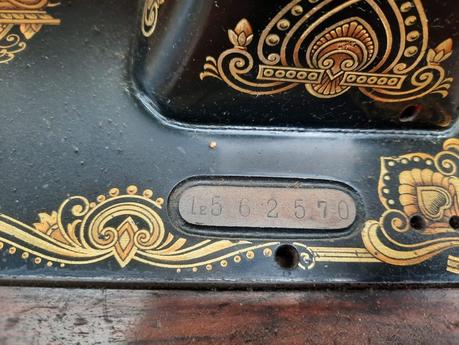 Found a vintage Vesta Dietrich sewing machine: discovering a piece of history