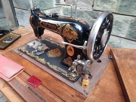 The vintage Vesta Dietrich sewing machine that belonged to my husband's grandmother