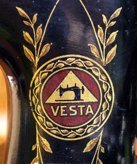 Vesta logo around 1930s on a vesta B model