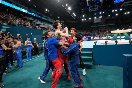 Worcester’s Stephen Nedoroscik waited his whole life for one routine. The pommel horse specialist nailed it Stephen Nedoroscik, of United States, is lifted by teammates after pommel horse during the men's artistic gymnastics team finals round at Bercy Arena in Paris, France. (Abbie Parr/AP)