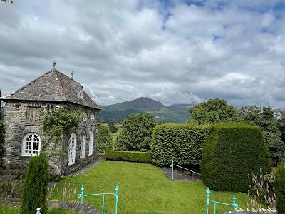 A Plas Brondanw return