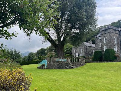 A Plas Brondanw return